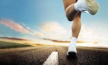 马拉松跑半程正常跑多长时间？