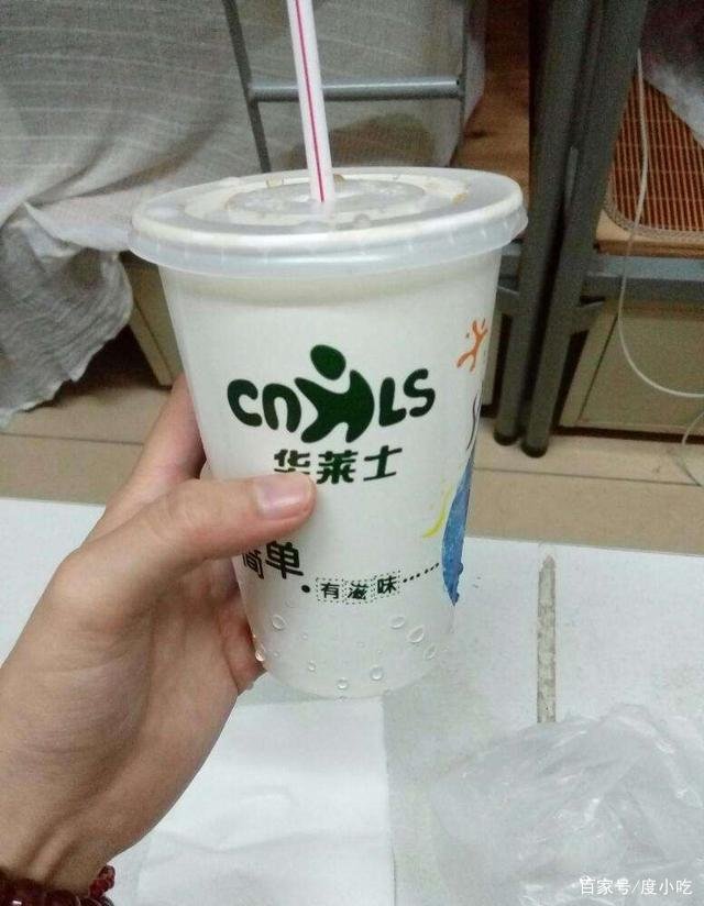 为什么点的华莱士外卖，可乐包装上有一个针眼，细思极恐啊？