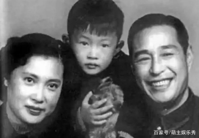 两次遇人不淑晚年又丧子，98岁秦怡近况如何呢？