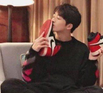 周震南家很多有钱吗？