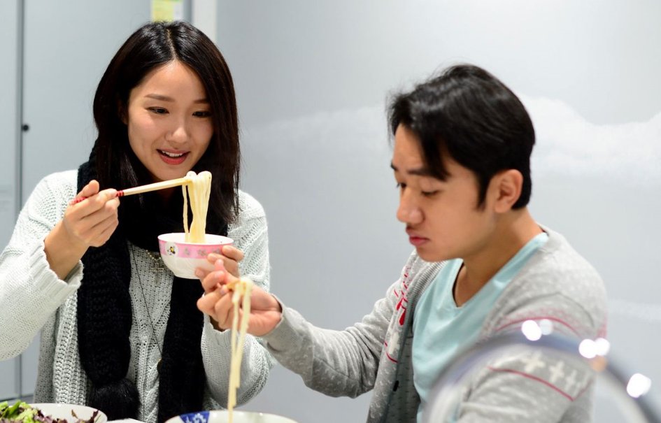 王祖蓝和李亚男身高差距巨大，你会介意彼此之间的身高差距巨大吗？