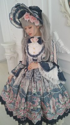 lolita洋装 lo娘 里面的lo到底应该怎么读啊 luo二声？
