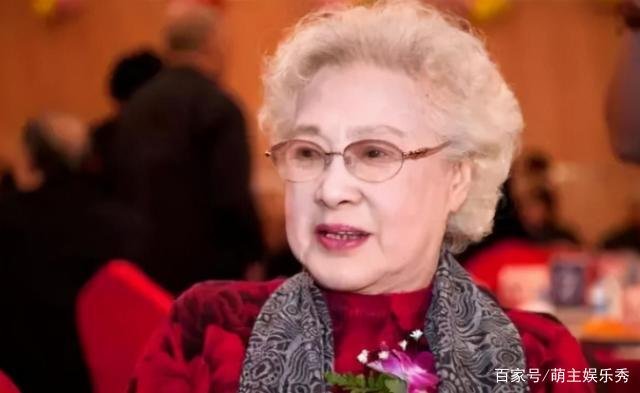 两次遇人不淑晚年又丧子，98岁秦怡近况如何呢？