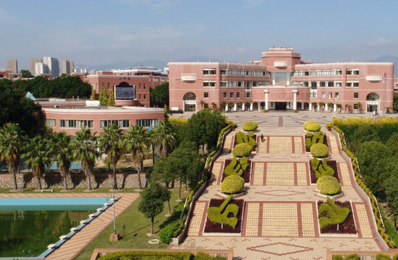 厦门英才学校（高中部）到底怎么样。