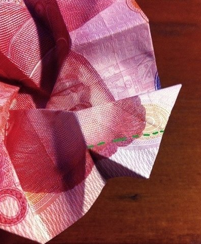 怎么用100元人民币折玫瑰花？