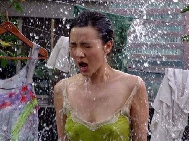 宋佳在一年级中唱的洗澡歌歌词