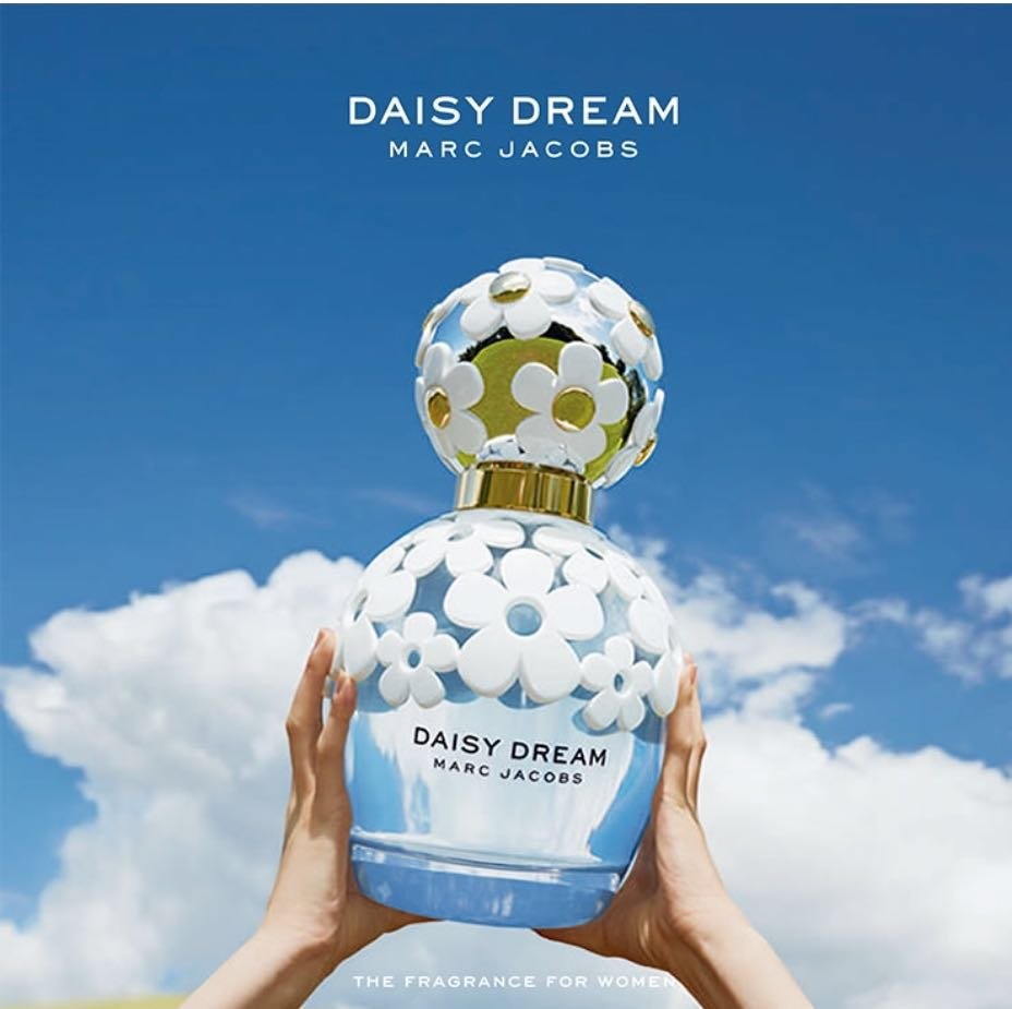 香奈儿邂逅香水哪款的好闻？和小雏菊比呢？综合一下 要淡雅舒服的味道，求高手指点下~本人24岁