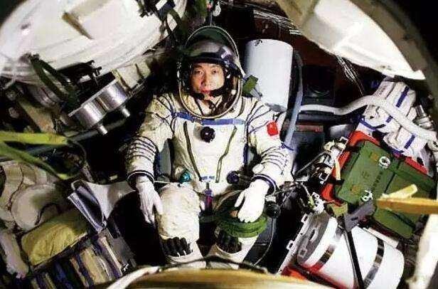 中国是世界上第几个飞上太空的国家？