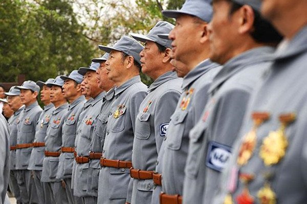 八路军与新四军的领导人各是什么