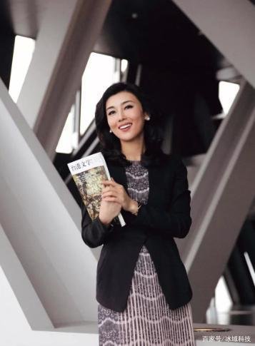 海峡两岸主持人李红，丈夫和公公相继入狱后，生活怎样了？