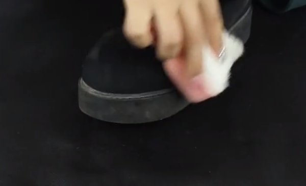 耐克翻毛皮鞋怎么清洗
