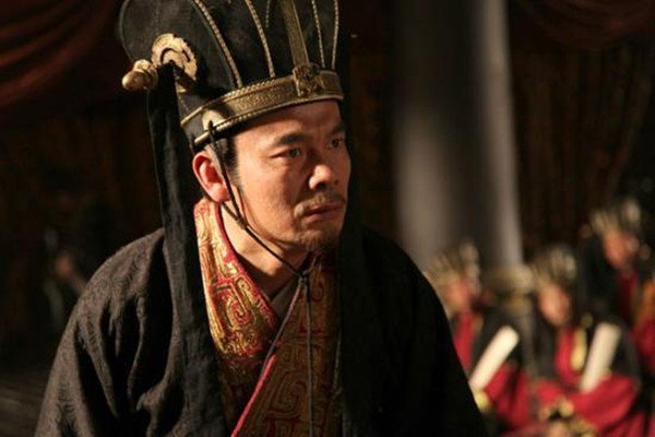 樗里子明知嬴荡昏庸，为什么还要支持他继位？