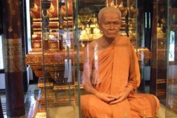 河南嵩山大法王寺，现千年“肉身佛像”，为何吸引大量日本人前来参拜？