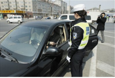 车辆违章需要车主本人去处理吗？。去