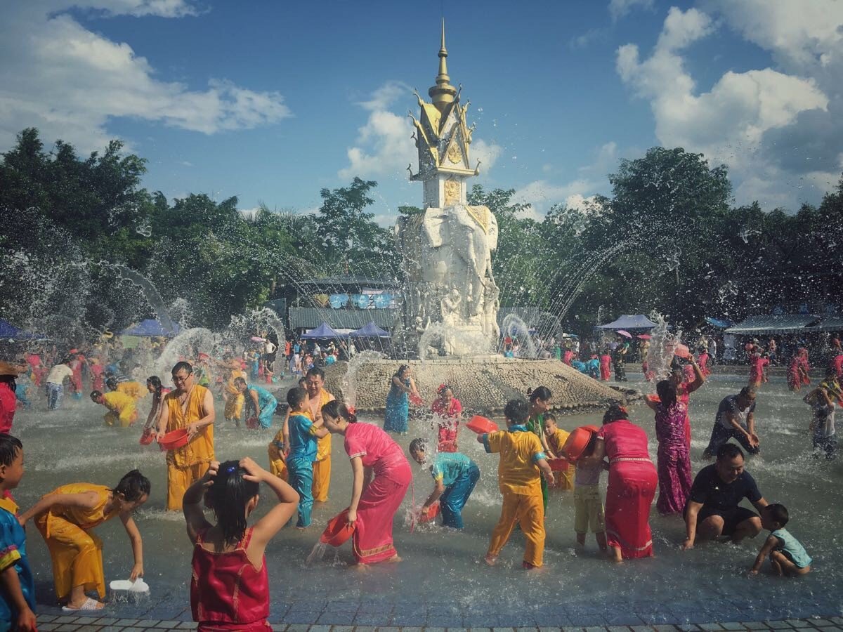 傣族的节日习俗