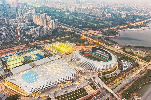 深圳湾的“春茧体育馆”和“春茧体育场”是同一个场地吗？