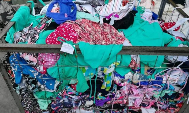 旧衣服属于什么垃圾?