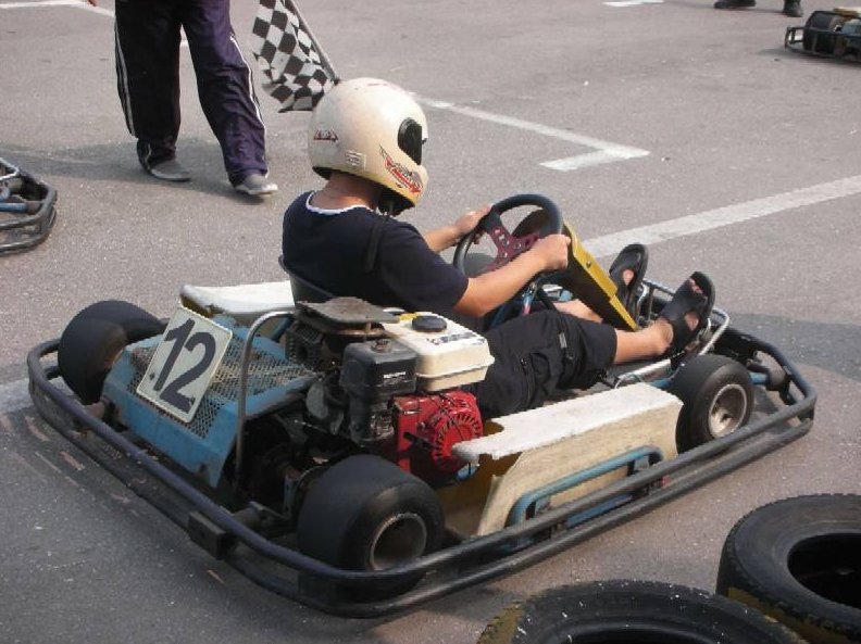 怎么样去开真人版的卡丁车?