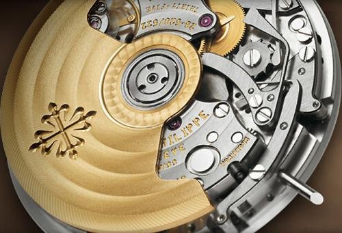 全自动机械表需要上发条么？