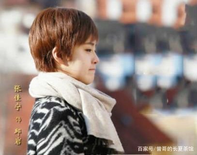 鸡毛飞上天邱岩亲生父母是谁， 邱岩的结局和谁在一起？