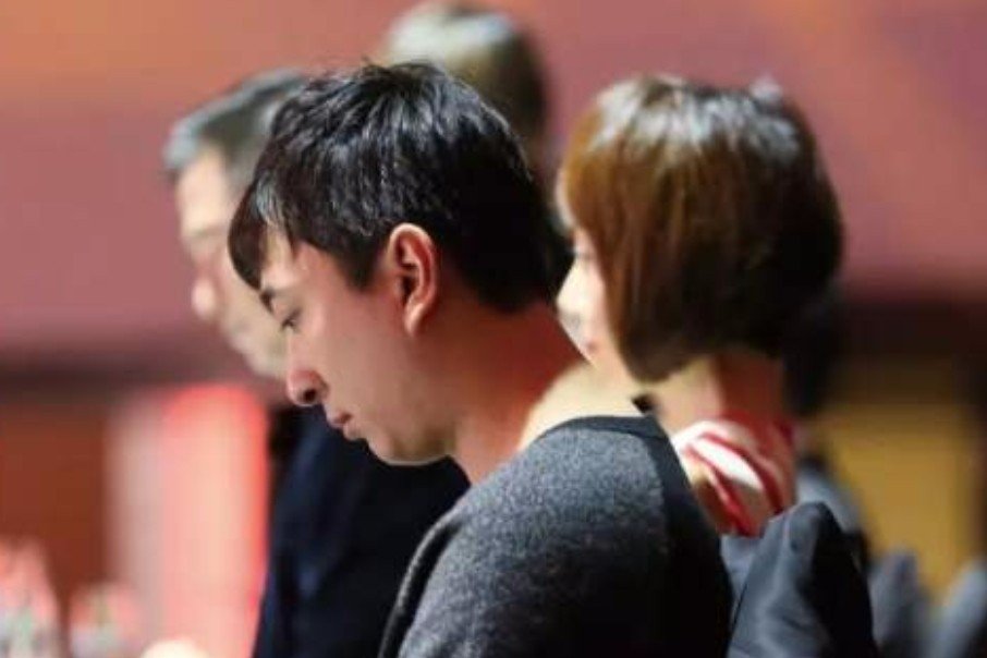 作为王思聪的背景，王健林的失势对王思聪事业的打击有多大？