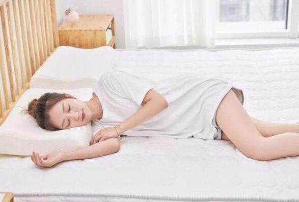 关于枕头的高度