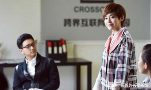 鸡毛飞上天邱岩亲生父母是谁， 邱岩的结局和谁在一起？