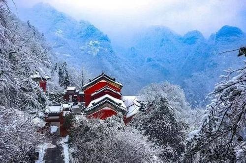 描写美丽雪景的诗句