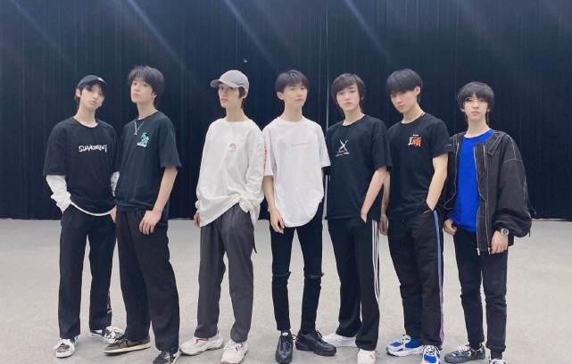 时代少年团要录团综，《极限挑战》或成前辈，这招谁来接？