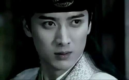 钟离昧为项羽立下汗马功劳，为何项羽会猜忌他，最后落得自杀而亡的结局？