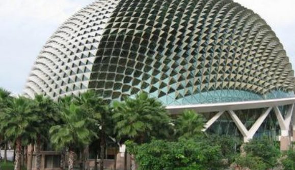 新加坡的标志性建筑，是狮身鱼尾像吗？