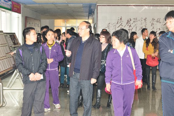 宁波市第二中学的校史长廊