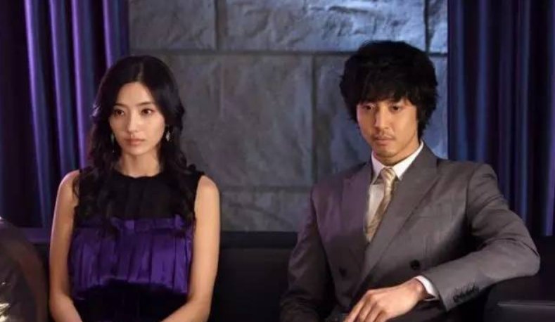 现在和自己的爱人一起生活吗