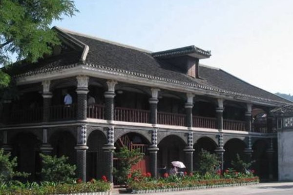 1927年到1935年三次左倾错误使得中国革命遭受到严重挫折其中危害最大的一次是？