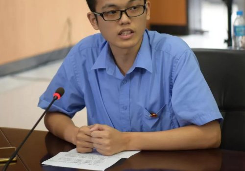 大学军事理论论文，2000字