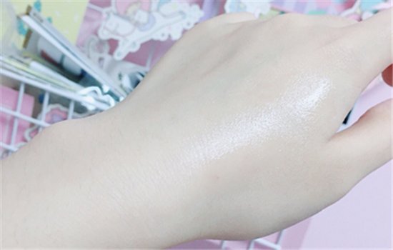 雅诗兰黛粉水怎么样?