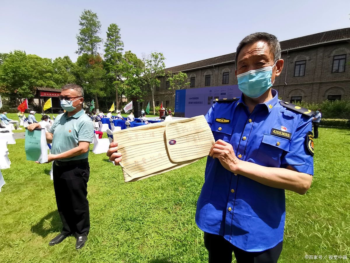 四级调研员比正科职务退休工资高多少？