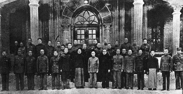 国共两党第一次合作，建立革命统一战线的标志是