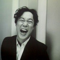 求可以做QQ头像的关于陈奕迅的图片 谢谢 给高分