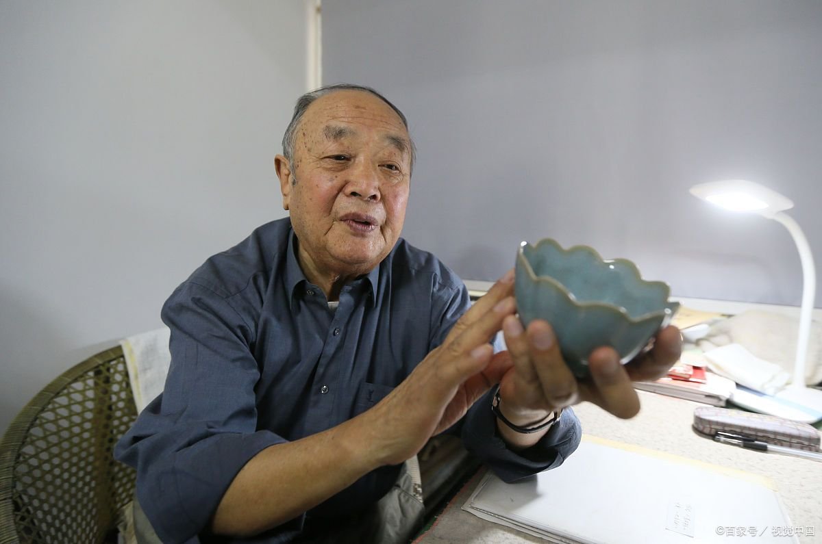 四级调研员比正科职务退休工资高多少？